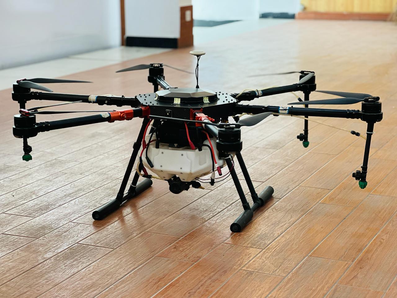 alt-img-sprayer-drone